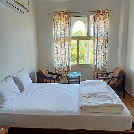 Готель Hindupura Residency Савай-Мадгопур Екстер'єр фото